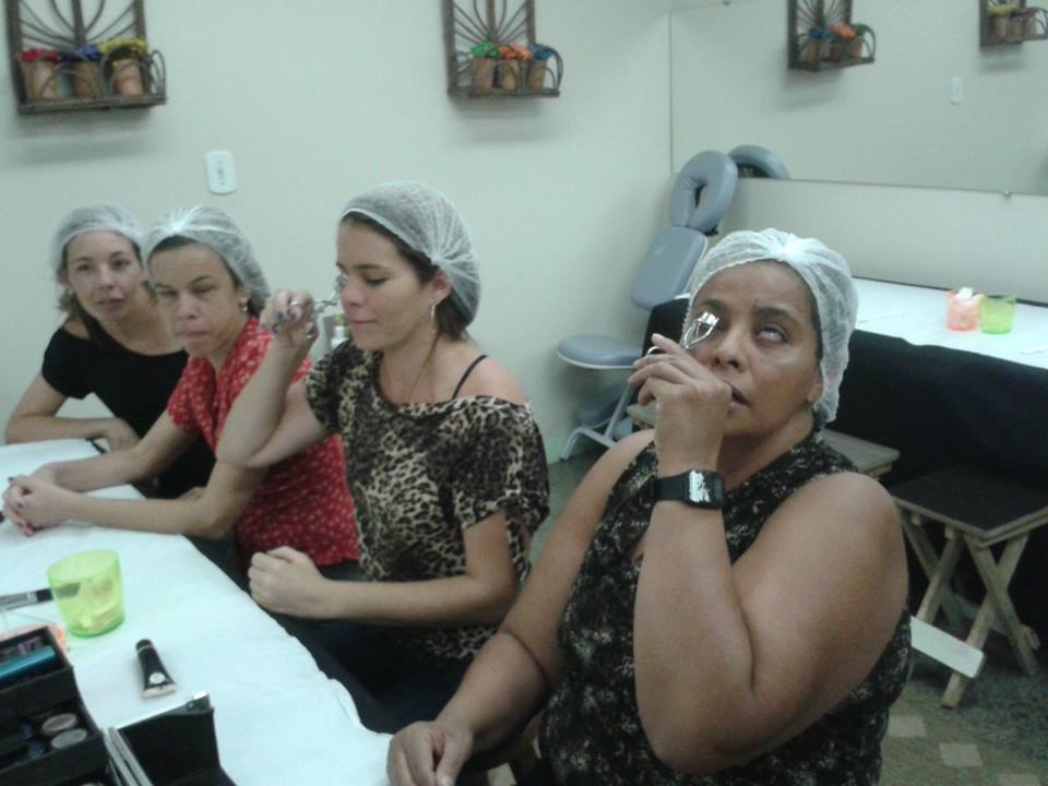 AndreaAndrade-_Curso_Automaquiagem-DVs-Setembro-2013-curvex