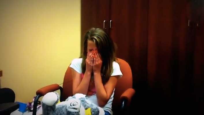 girl-hears-first-time