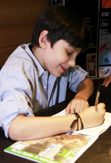 hector_angelo_escritor