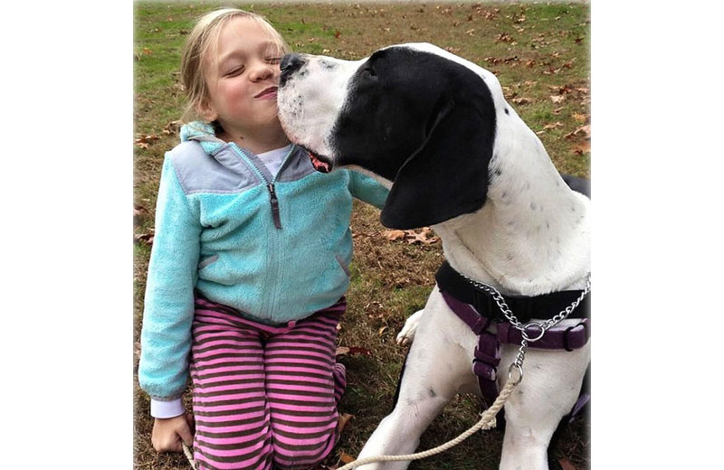 menina-anda-cào-close-3