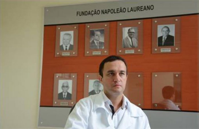 Alzheimer-Rodrigo-Marmo-close|cirurgia-alzheimer-brasil-close |