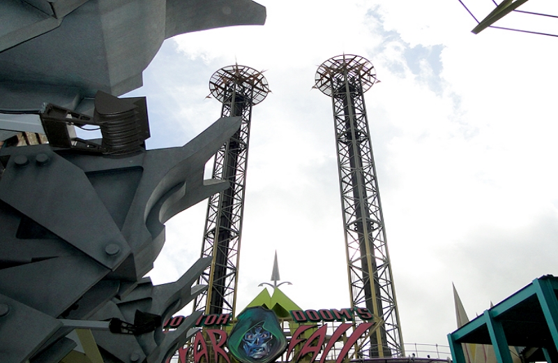 O elevador que cai em queda livre
