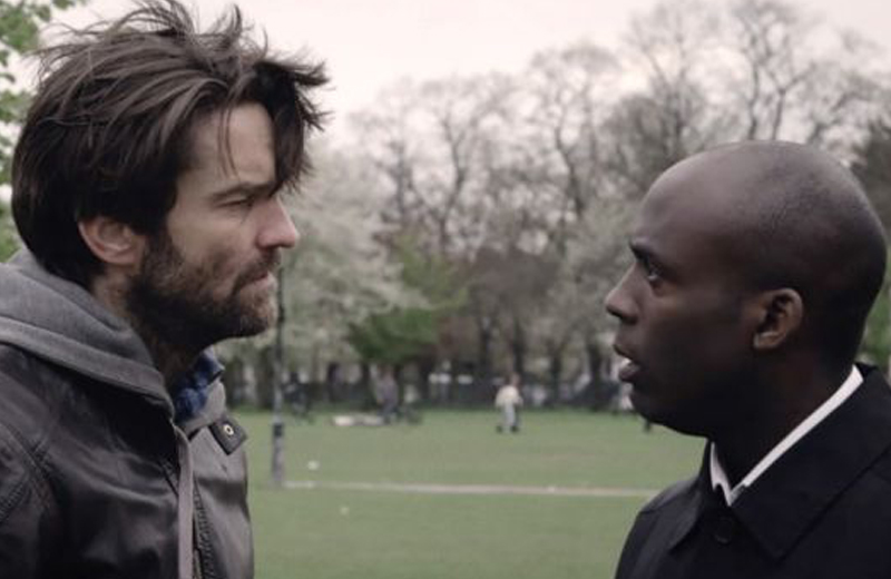 Em cena do filme, os dois atores indicados ao National Film Awards: Gudmundur Thovaldson (que interpreta David, à esq.) e Patrick Regis (Eno, à dir.)/Foto: Divulgação