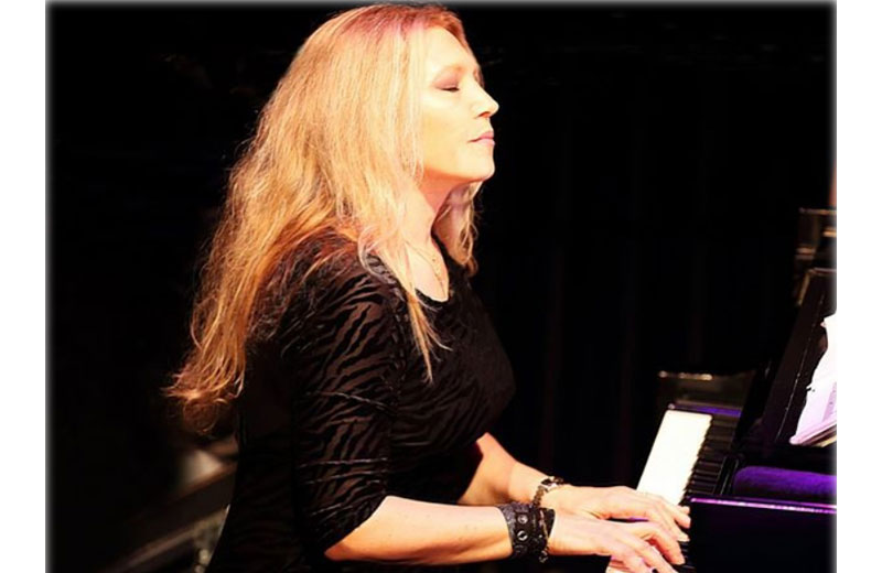 A pianista brasileira Eliane Elias/Foto: Divulgação|A pianista brasileira Eliane Elias/Foto: Divulgação|O anúncio do Grammy de Melhor Álbum de Jazz Latino/Foto: Facebook