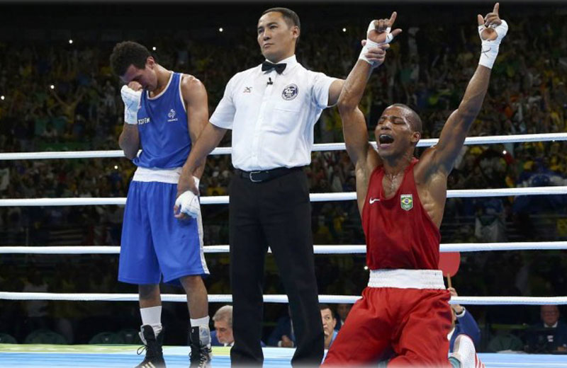 Robson Conceição Conquista Ouro Inédito Para Boxe Brasileiro - Só ...