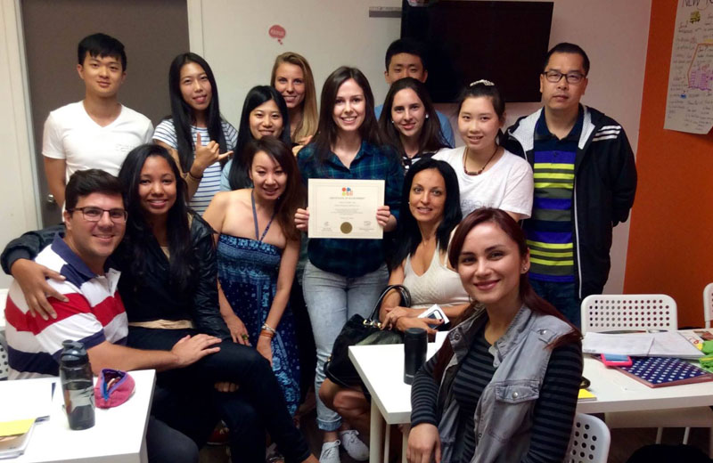Alunos da BLI- Bouchereau Lingua International que faz intercâmbio para o Canadá Foto: Arquivo Pessoal|A busca por uma vida melhor fez Sara escolher o Canadá/Foto: Arquivo Pessoal|Sem emprego no Brasil