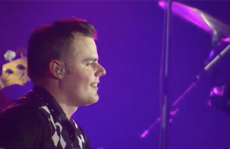 queen-extravaganza-close-2