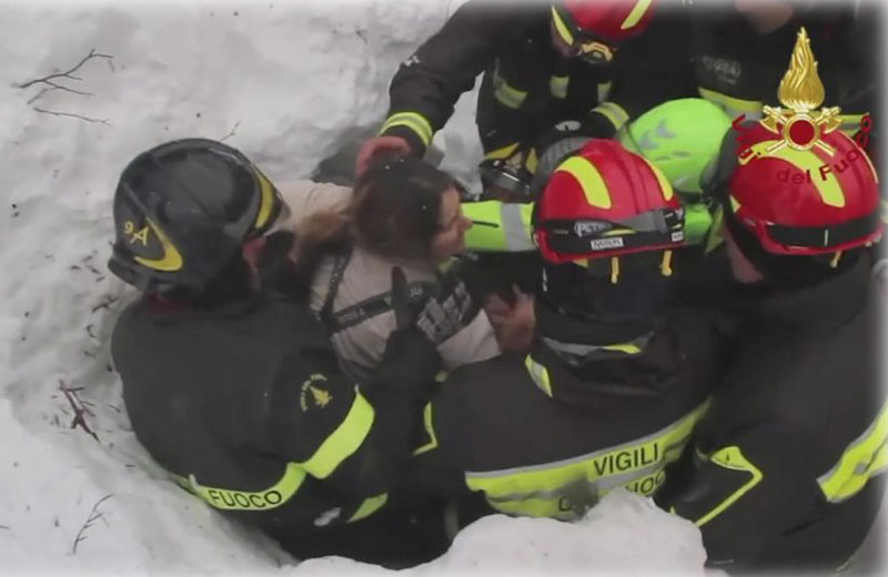 Foto: Vigile del Fuoco|Foto: reprodução / CNSAS / Reuters / BBC