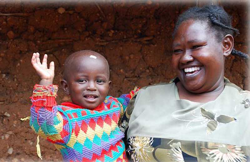 Mãe Queniana e seu filho / foto: CC-CIMMYT