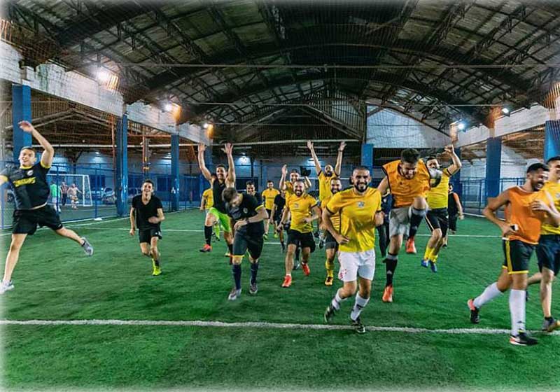 Parada Gay 2017: Uma noite de futebol com o Unicorns FC, o time que joga  contra a homofobia, Esportes