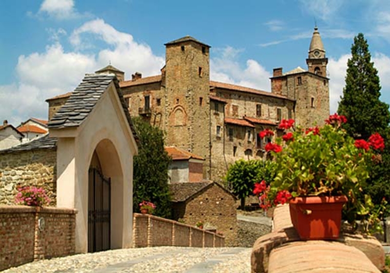 Foto: Castello di Monastero Bormida/castelliaperti.com|Foto: Castelli Aperti