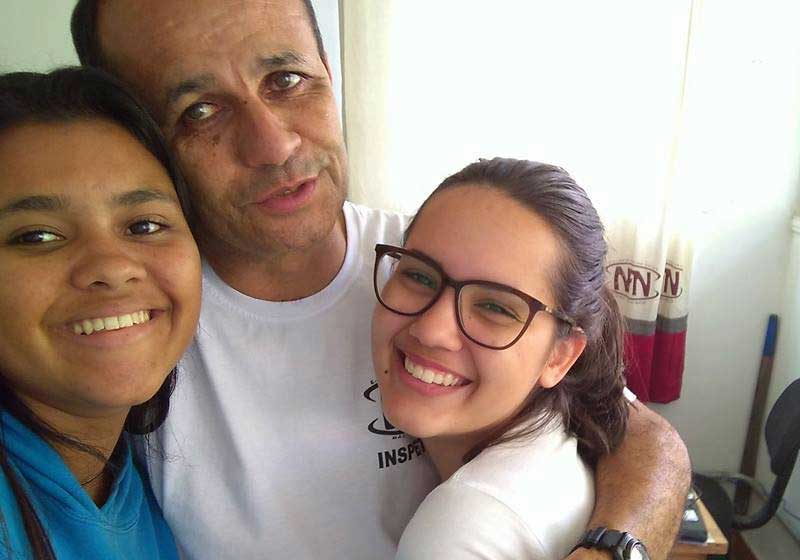 Foto: Alunas com Almir