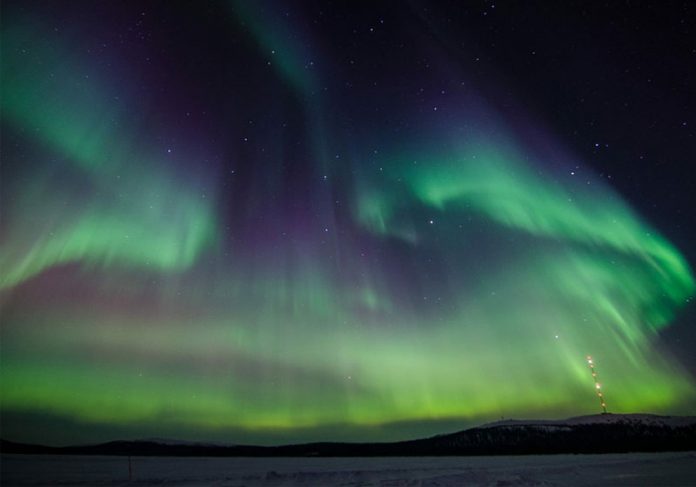 aurora-boreau-close|hotel_aurora1|hotel_aurora2|hotel_aurora3 Aurora Boreau na Lepônia - Foto: Pixabay|Foto: Johan Kauppi / Divulgação||