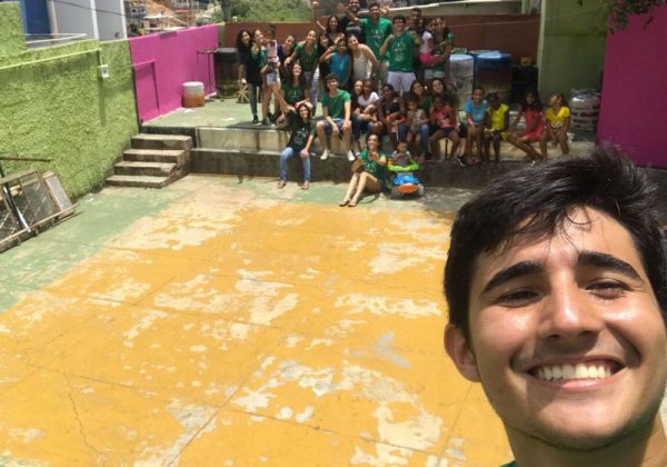 João Aquino, presidente da ONG em primeiro plano Foto: Dom Quixote