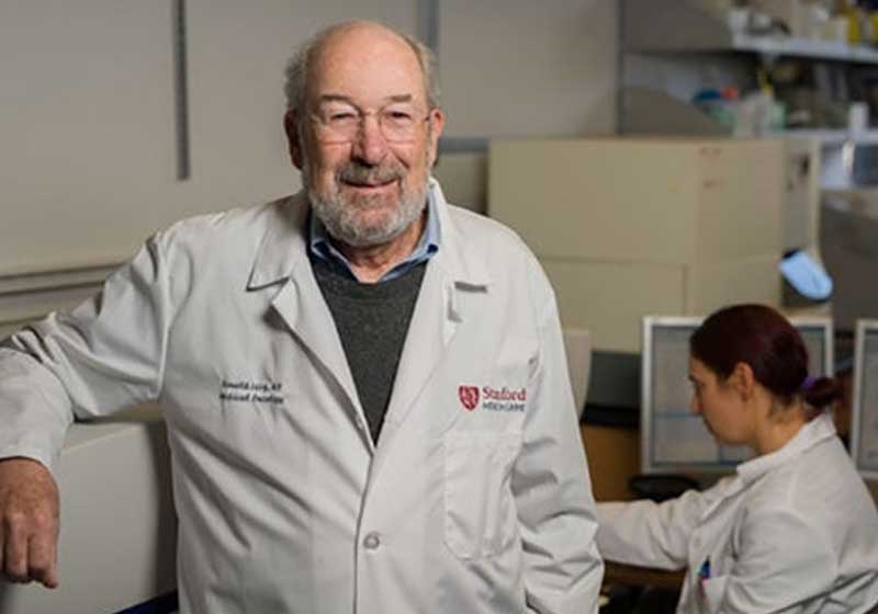 O professor Ron Levy