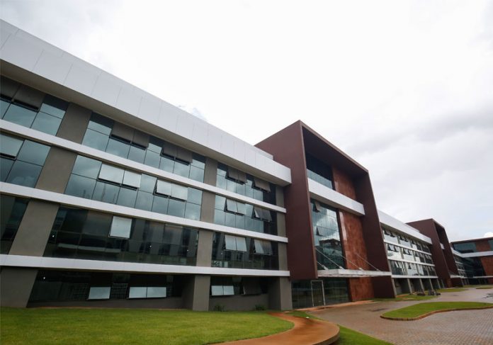 sirio-close|sirio-2 Hospital Sírio-Libanês Brasília / lateral do prédio - Foto: divulgação|
