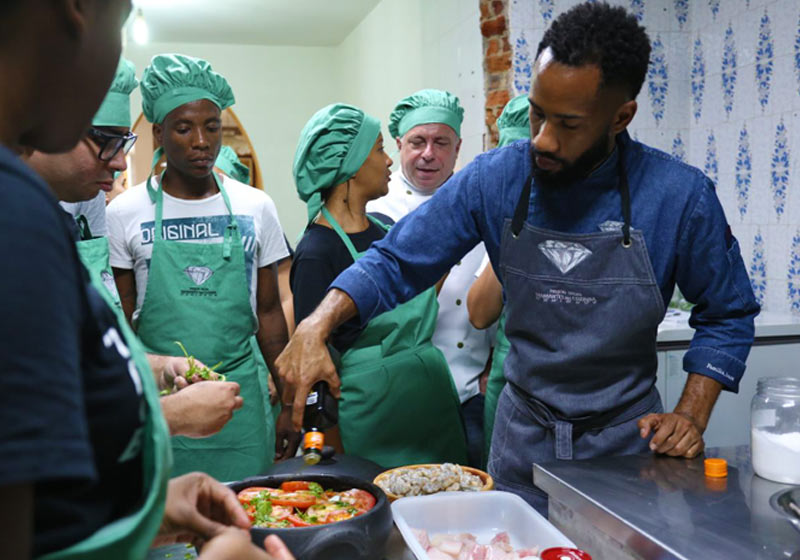 Chef João e Diamantes da Cozinha - Foto: Eduardo Almeida/divulgação||