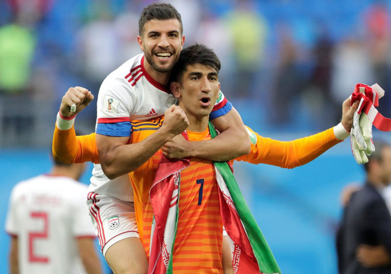 Alireza Beiranvand comemora a vitória do Irã - Foto: REUTERS/Michael Dalder|