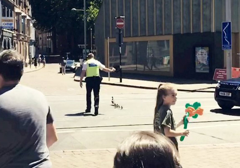 Foto: SWNS|Foto: reprodução / iTVNews