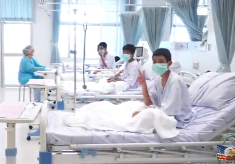 Foto: Youtube / Governo da Tailândia|Foto: reprodução / Youtube / CBSNews|Foto: reprodução / Youtube / CBSNews