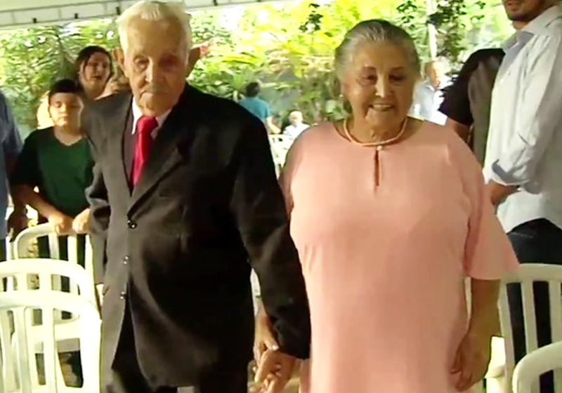 Seu Mário e dona Helena na festa - Foto: reprodução / TV Anhanguera