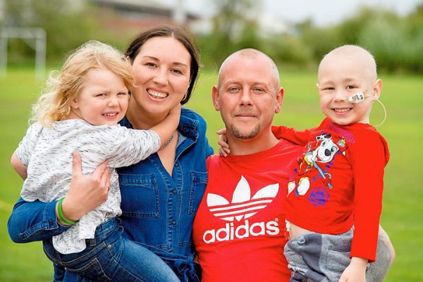 Zac, os pais e a irmã - Foto: MNA