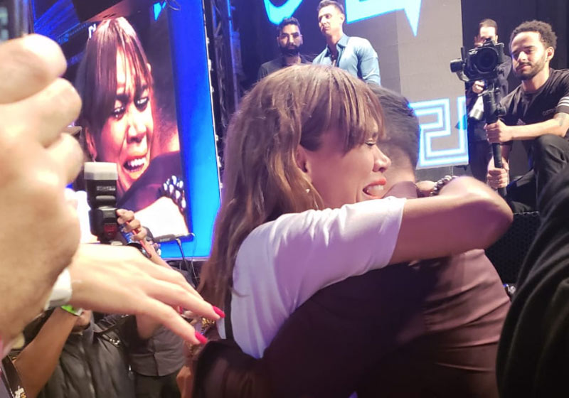 Gusttavo Lima e a fã Joyce - Foto: divulgação|Gusttavo Lima e a fã Joyce - Foto: divulgação|