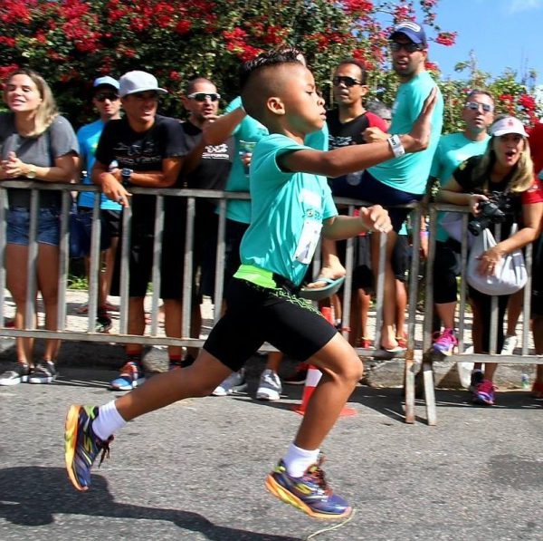 Boltinho na pista - Foto: reprodução / Facebook