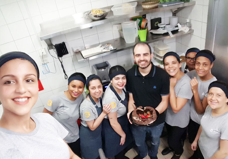 Douglas e sua equipe - Foto: divulgação