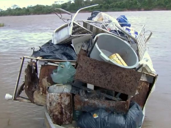 Parte do lixo - Foto: reprodução / Tv Anhanguera