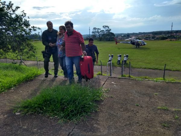 Chegada ao hospital - Foto: Murilo Rincon / TV TEM 