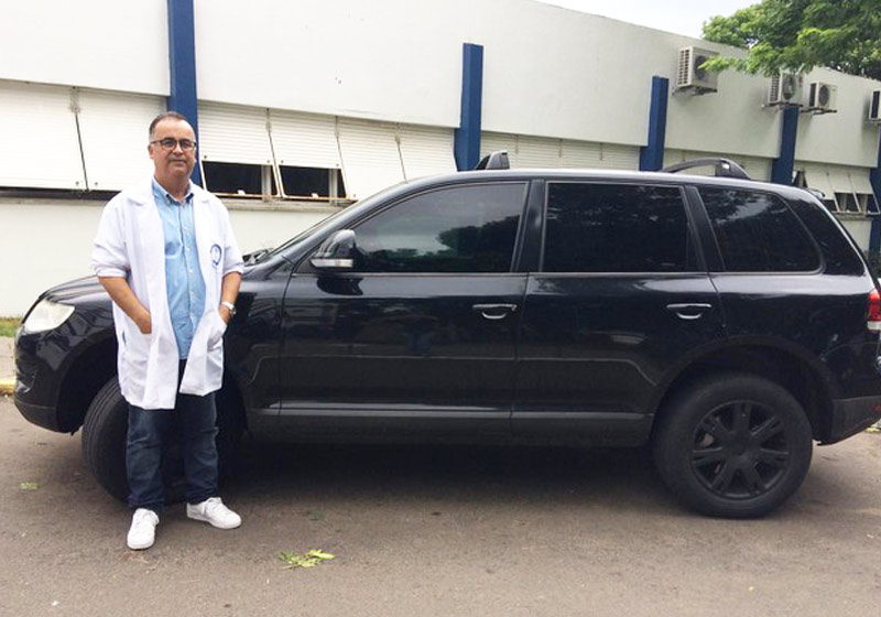 Dr. Zaccaro e o carro - Foto: Elenice Vieira/RBS TV
