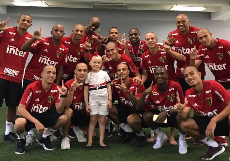 Time careca com Larissa - Foto: divulgação|Time careca com Larissa - Foto: divulgação