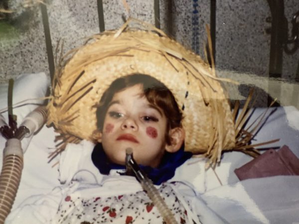 Eliana internada com 1 ano - Foto: arquivo pessoal