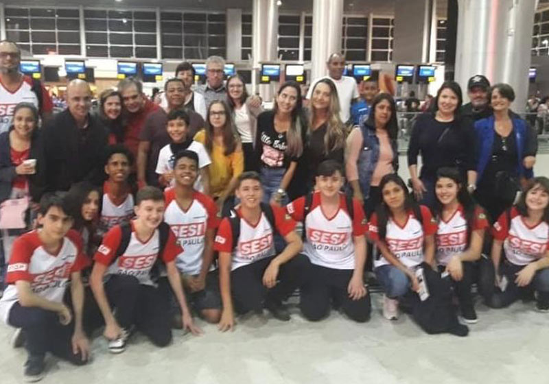 Equipe Robonáticos #7565 do Sesi São Paulo - Foto: Facebook|