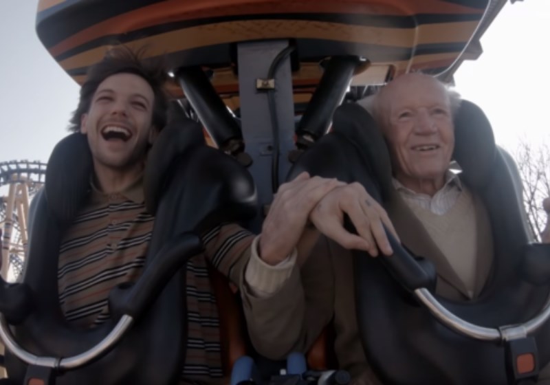 Louis e Richard na montanha russa Foto: reprodução