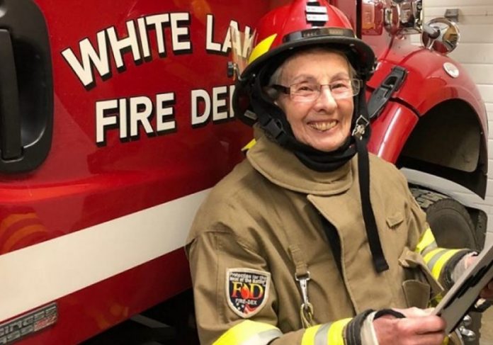 vovo_bombeira|vovo_bombeira3|vovo_bombeira2 Foto: White Lake Fire Department|Foto: White Lake Fire Department|