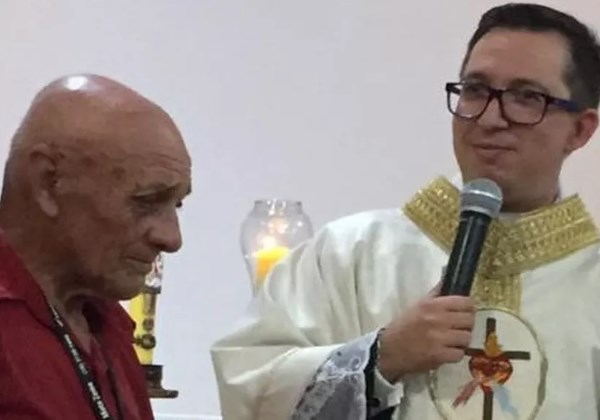 Antonio e o Padre Adailson