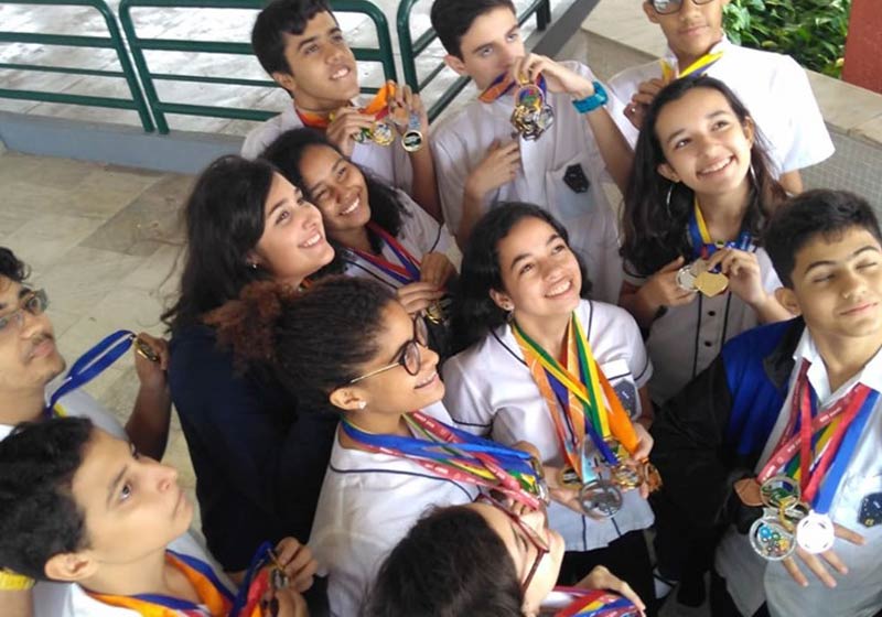 Alunos selecionados - Foto: reprodução / Facebook