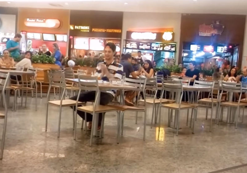 Pablo no aniversário solitário - foto: reprodução / Youtube / Pidablio