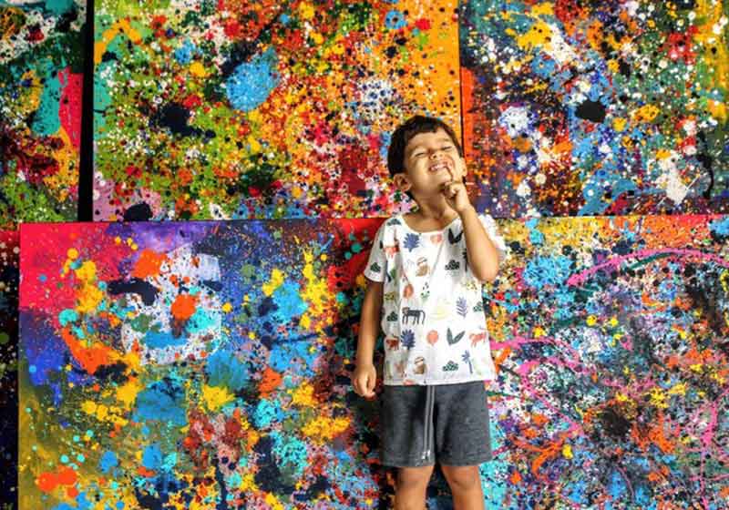 Mateus e as telas - Foto: Milton Rosa/Arquivo Pessoal|||A família - Foto: Érica Ribeiro/G1