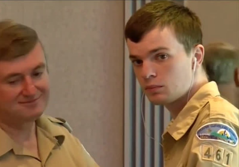 Foto: reprodução NBC|Foto: arquivo pessoal|Timmy recebe ajuda de terapeutas