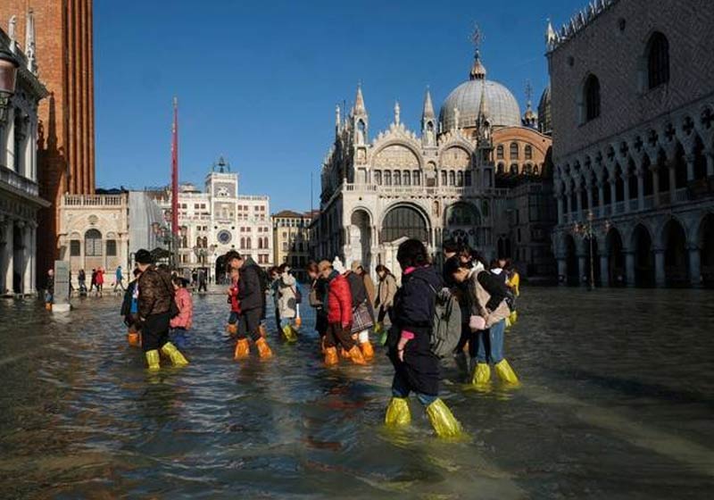 Veneza inundada - Manuel Silvestri/ Reuters|
