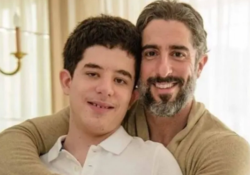 Marcos Mion e o filho Romeo. A homenagem pelos 18 anos comoveu as redes - Foto: reprodução / Instagram|Mion