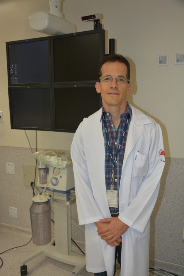 médico Fernando Gomes Romeiro — Foto: HCFMB/Divulgação