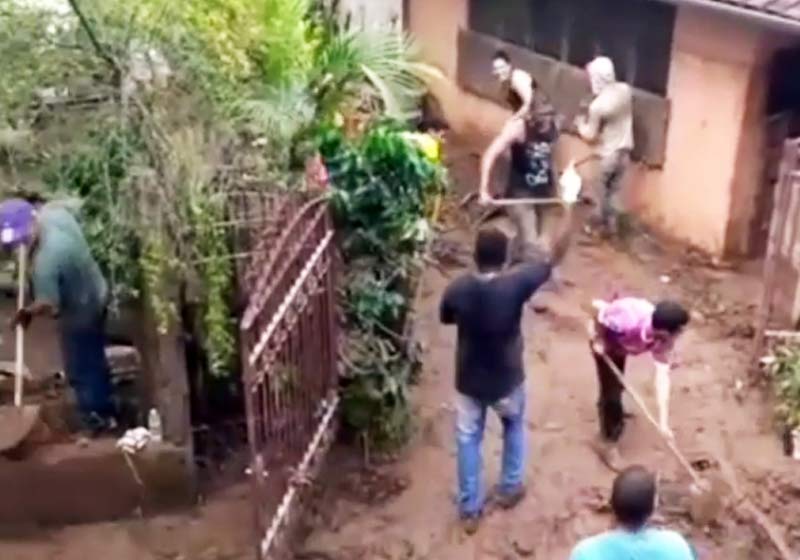 Moradores de Sabará na limpeza - Foto: reprodução / Instagram