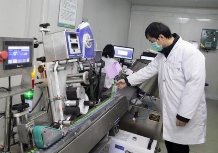 chineses_vacina_corona Pesquisadores desenvolvem vacina contra o coronavírus Foto: EFE/EPA