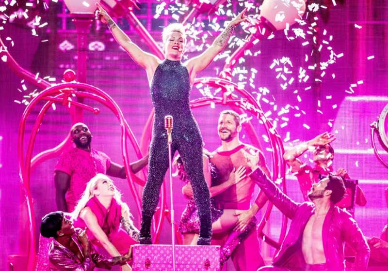 Pink em show na Dinamarca - Foto: Reuters