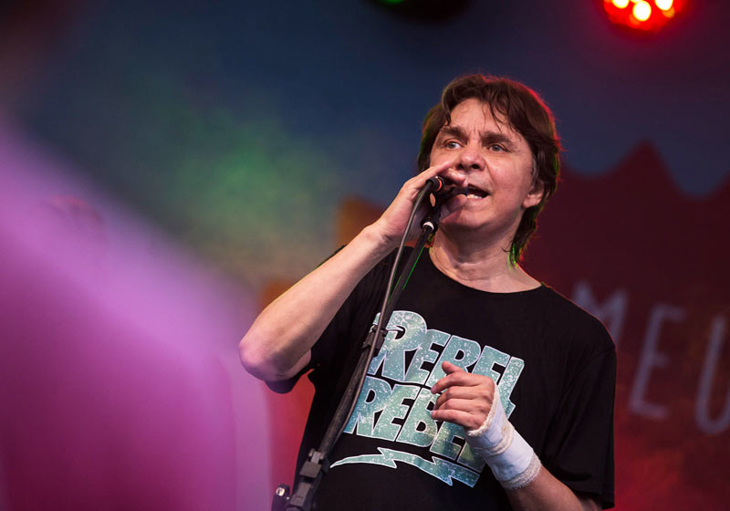 Lô Borges grava vídeo com fãs cantando “Paisagem da Janela”: covid | Só ...