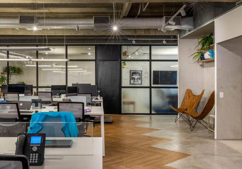 Escritório vazio na última quarta-feira - Foto: Zee.Dog/Divulgação)